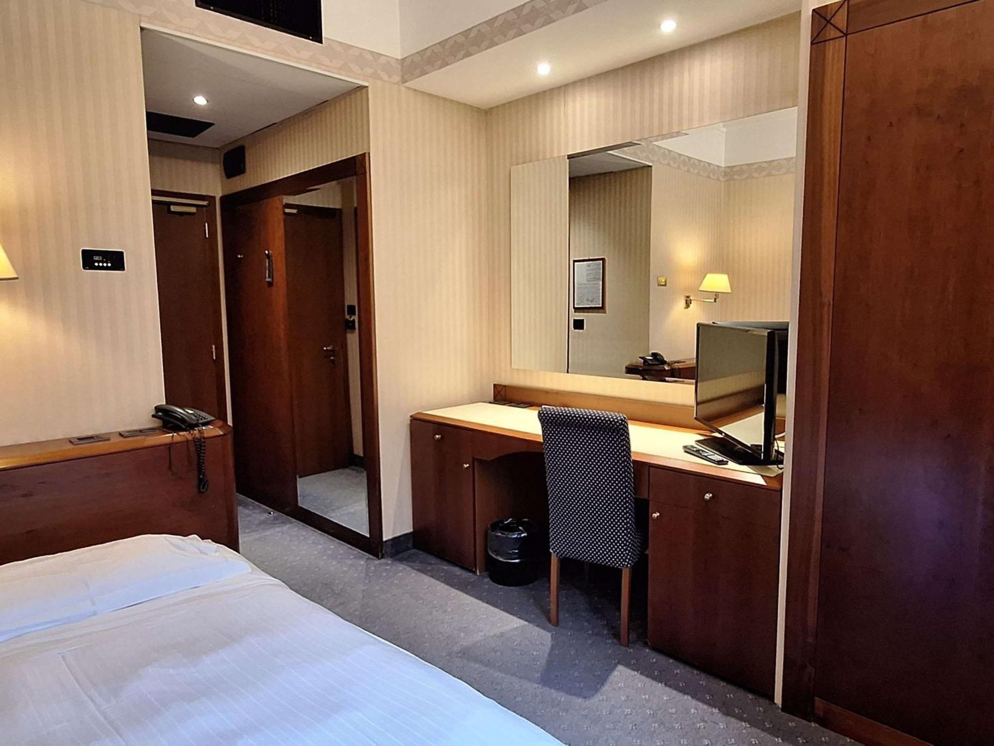 Mercure Reggio Emilia Centro Astoria Exterior foto